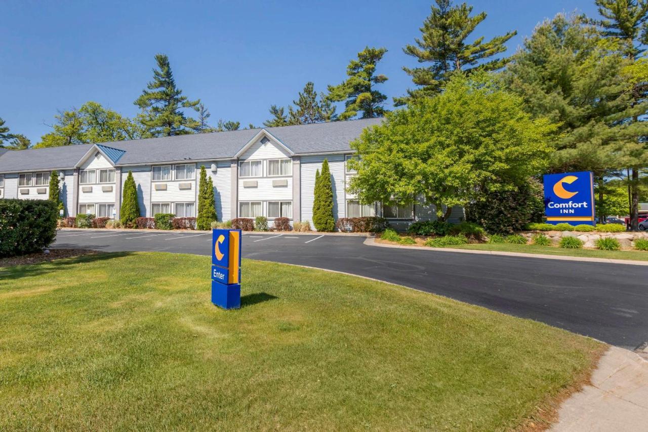 Comfort Inn Traverse City Exterior photo