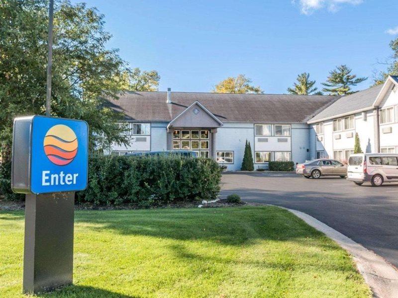 Comfort Inn Traverse City Exterior photo