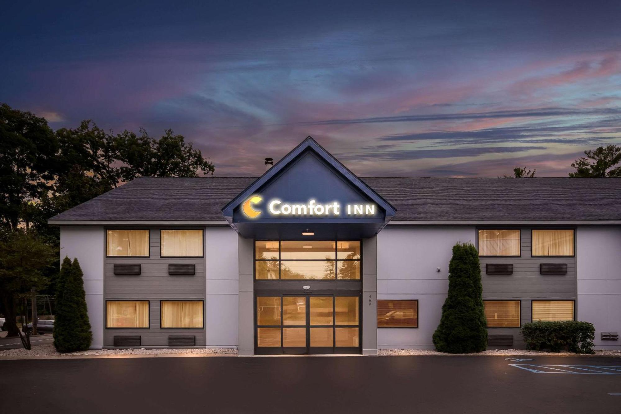 Comfort Inn Traverse City Exterior photo