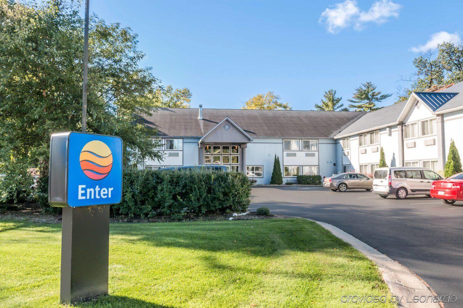 Comfort Inn Traverse City Exterior photo